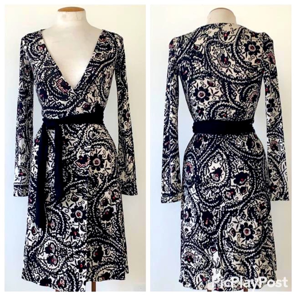 Diane Von Furstenberg 100% Silk Black Floral Print Wrap Dress